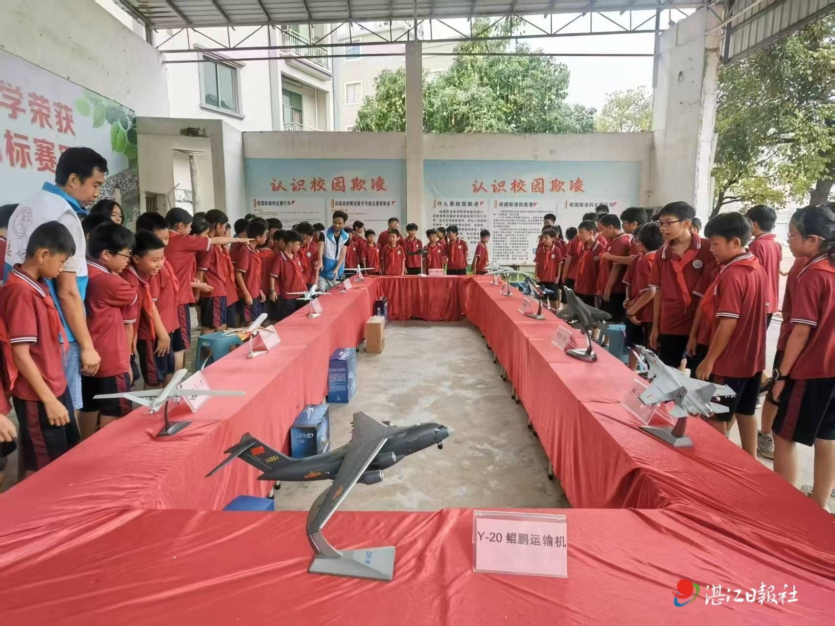 科普知识进校园  点亮学子科学梦